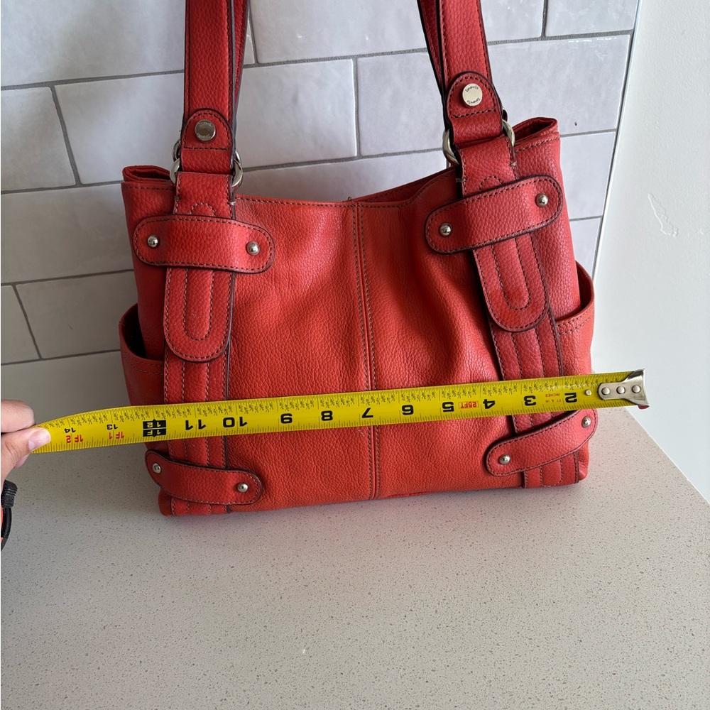 Elegant Red Leather Tote Bag - Picture 7 of 10